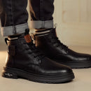 Bota Sentinel Masculina Antiderrapante de Cano Médio em Couro Legítimo e Lã Natural + 4 Cuecas, Relógio e Cinto GRÁTIS